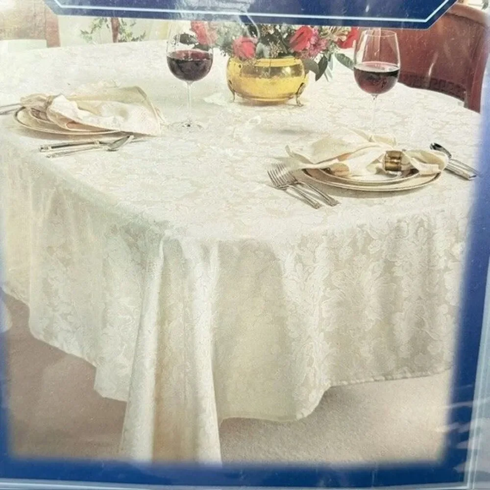 Wedgwood Buckingham Tablecloth Pure White Damask Oval 68x84 Formal Traditions